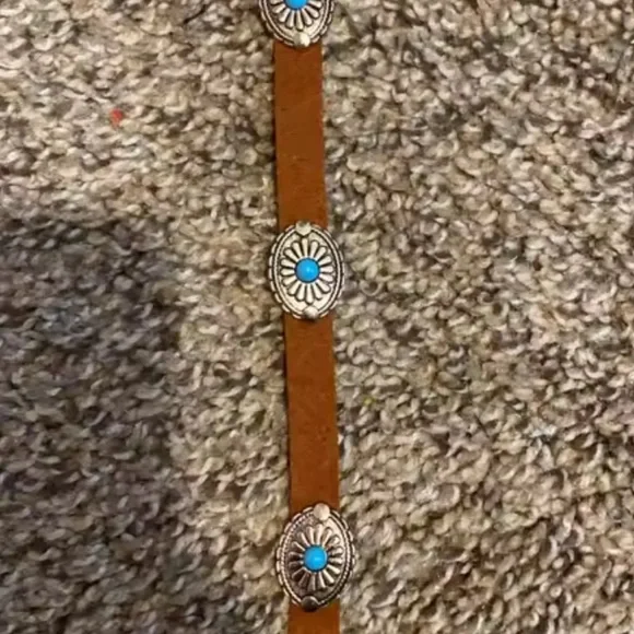 Western style Brown Choker Necklace with torques Accents - Picture 5 of 5